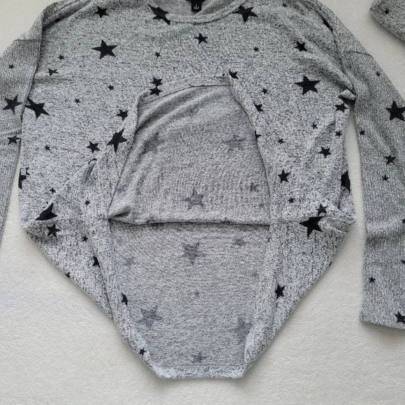 Fitted Sleeves Loose Fit Stretchy Viscose Stars Sweatshirt EUC Women's S grey - Picture 7 of 11